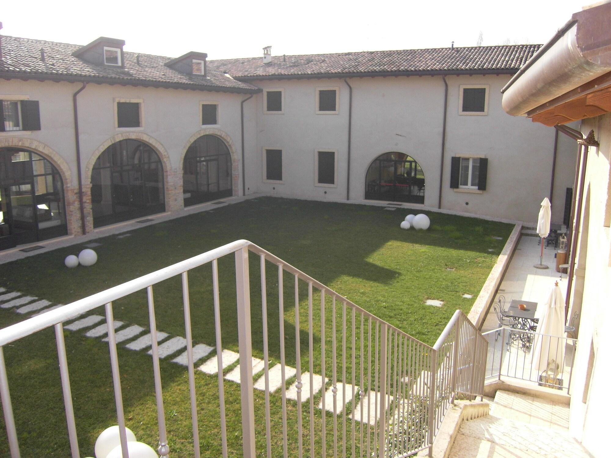 Relais Corte Paradiso Peschiera del Garda Exterior photo